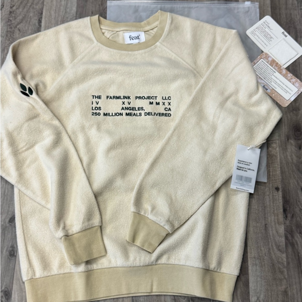 NWT Feat‎ x The Farmlink Project BlanketBlend™ Crewneck Size Small MSRP $98